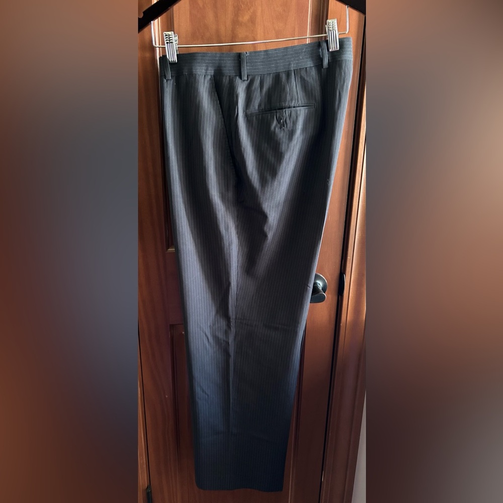 Men’s J. Ferrar Black Pin Striped Slacks Size 34x29🩶🩶 - Picture 3 of 4